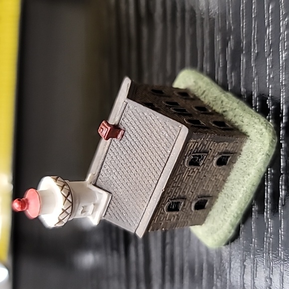 Lenox Thimble Lighthouses (set of 3) - Picture 5 of 9